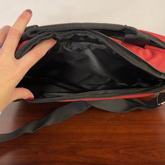 Red computer bag - Picture 3 of 5